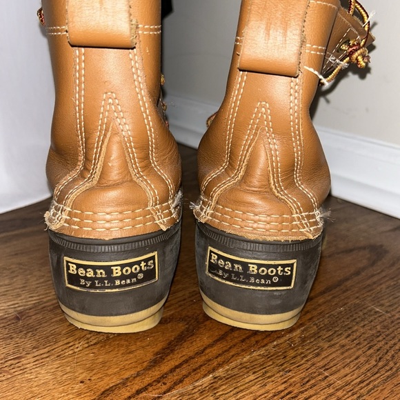 L.L Bean Women’s Bean Boots Size 7 - Picture 3 of 4